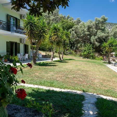 Vliho Bay Suites & Apartments Yénion Esterno foto