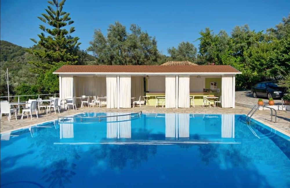 Vliho Bay Suites & Apartments Yénion Esterno foto