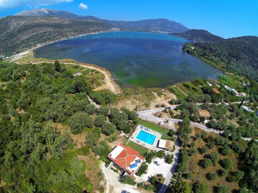 Vliho Bay Suites & Apartments Yénion Esterno foto