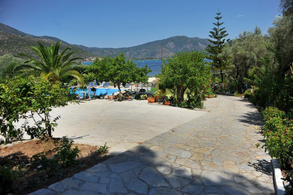 Vliho Bay Suites & Apartments Yénion Esterno foto