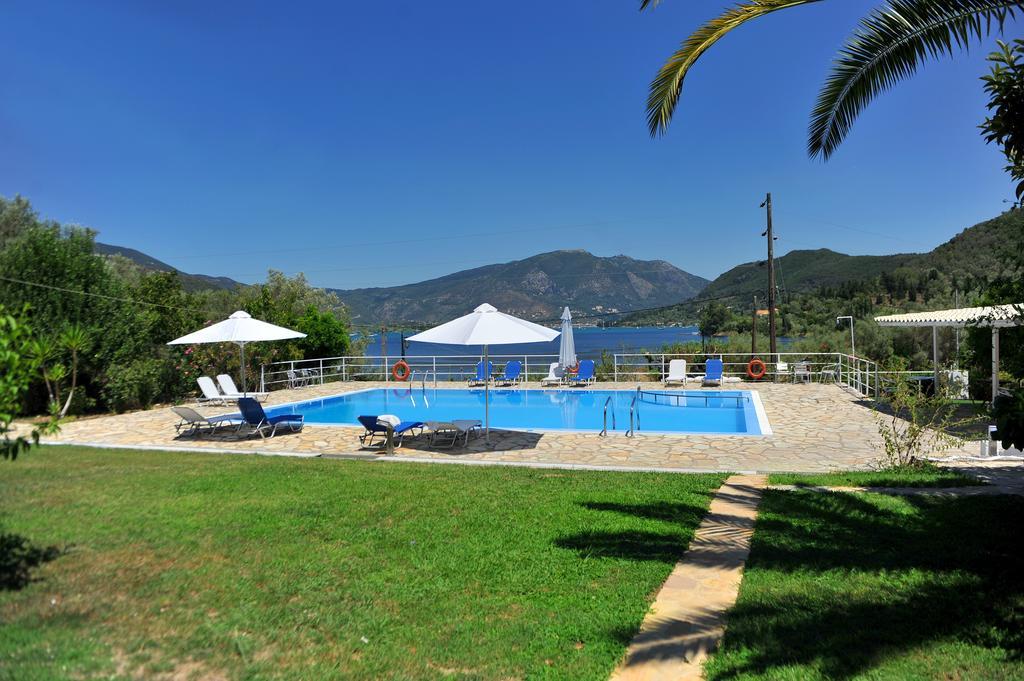 Vliho Bay Suites & Apartments Yénion Esterno foto