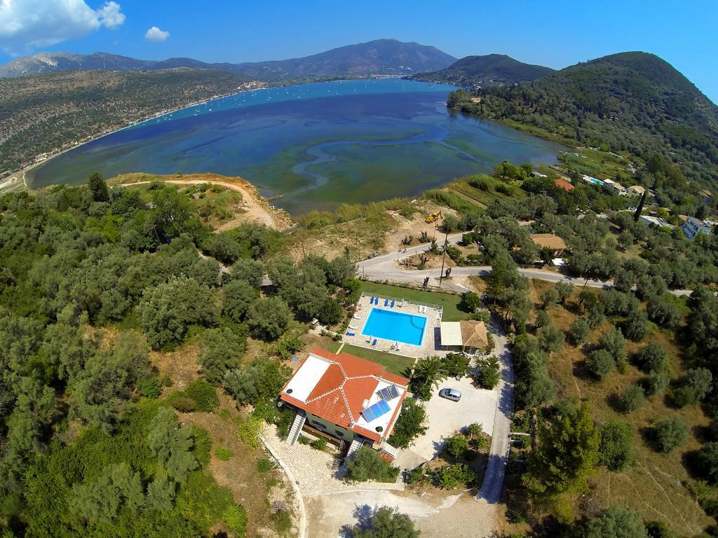Vliho Bay Suites & Apartments Yénion Esterno foto