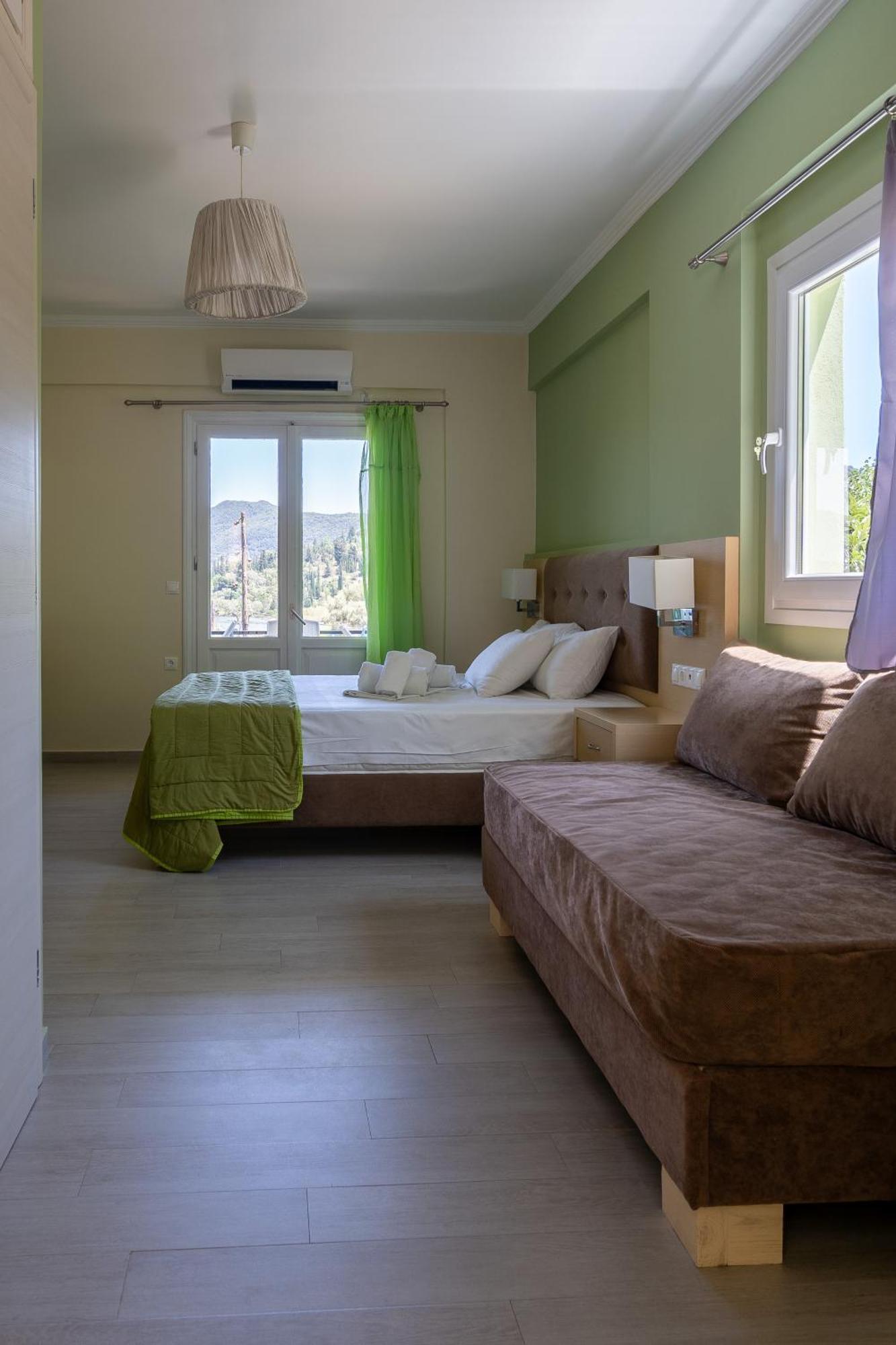 Vliho Bay Suites & Apartments Yénion Camera foto