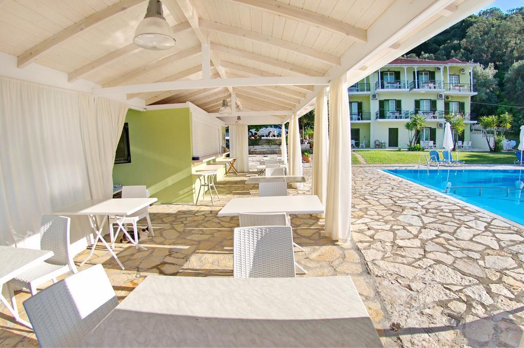 Vliho Bay Suites & Apartments Yénion Esterno foto