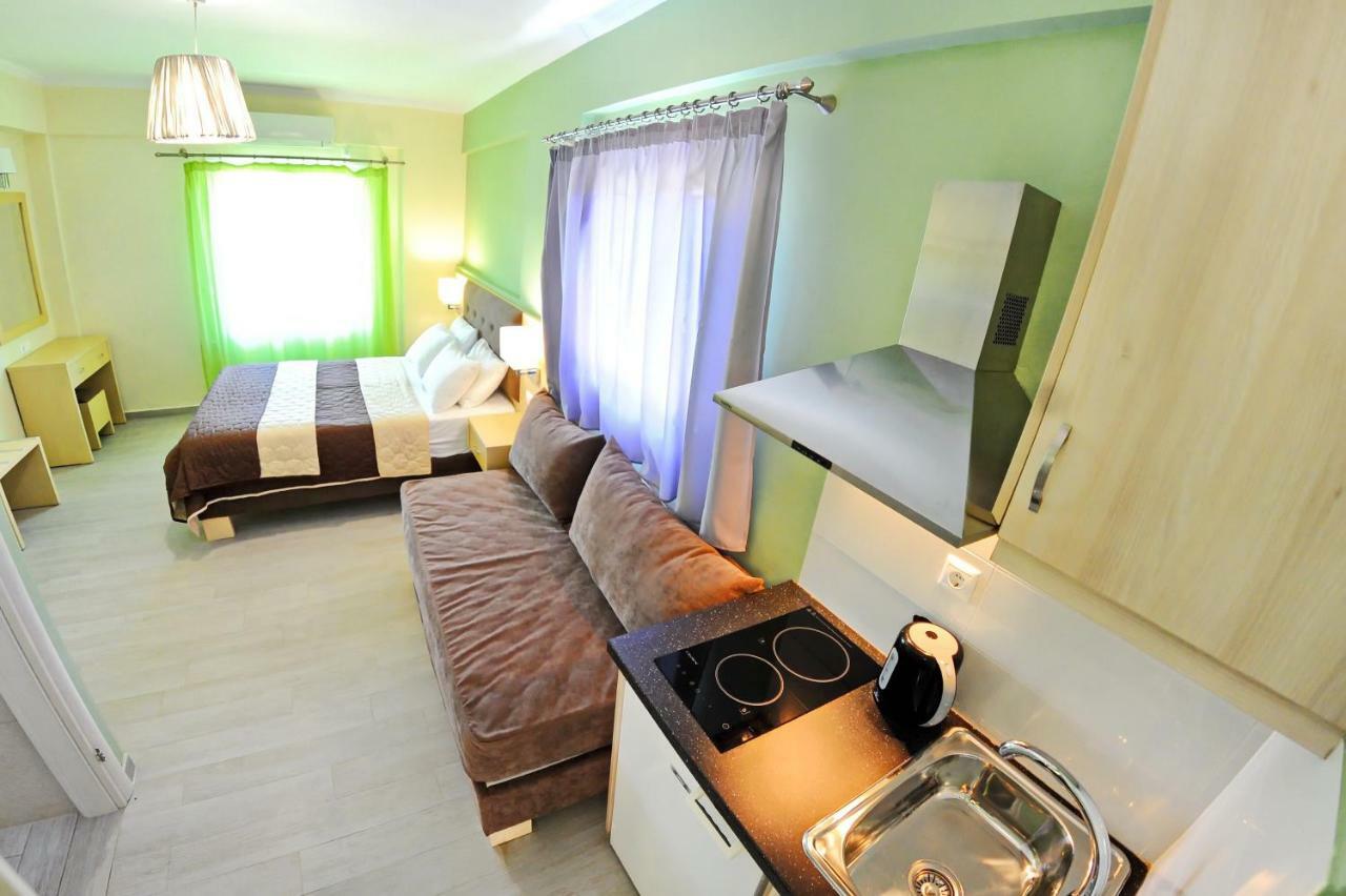 Vliho Bay Suites & Apartments Yénion Esterno foto