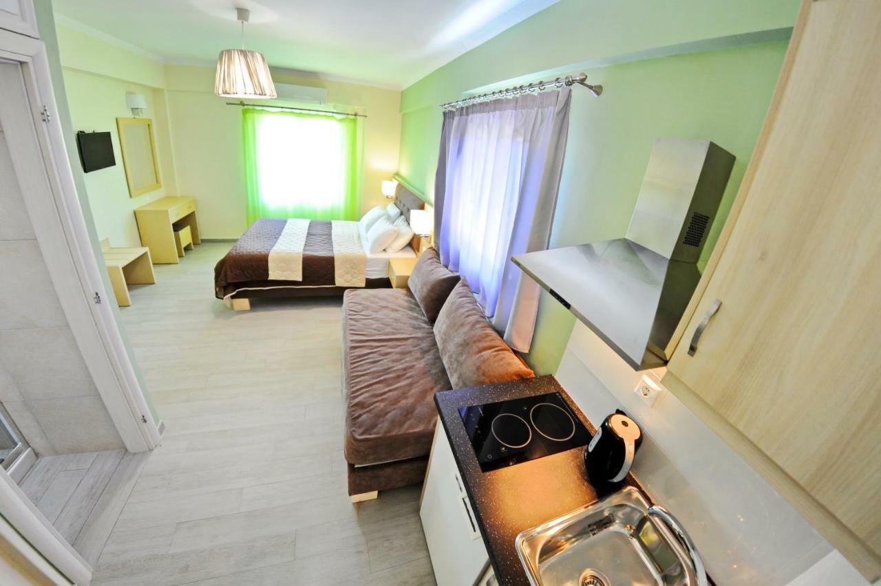 Vliho Bay Suites & Apartments Yénion Esterno foto